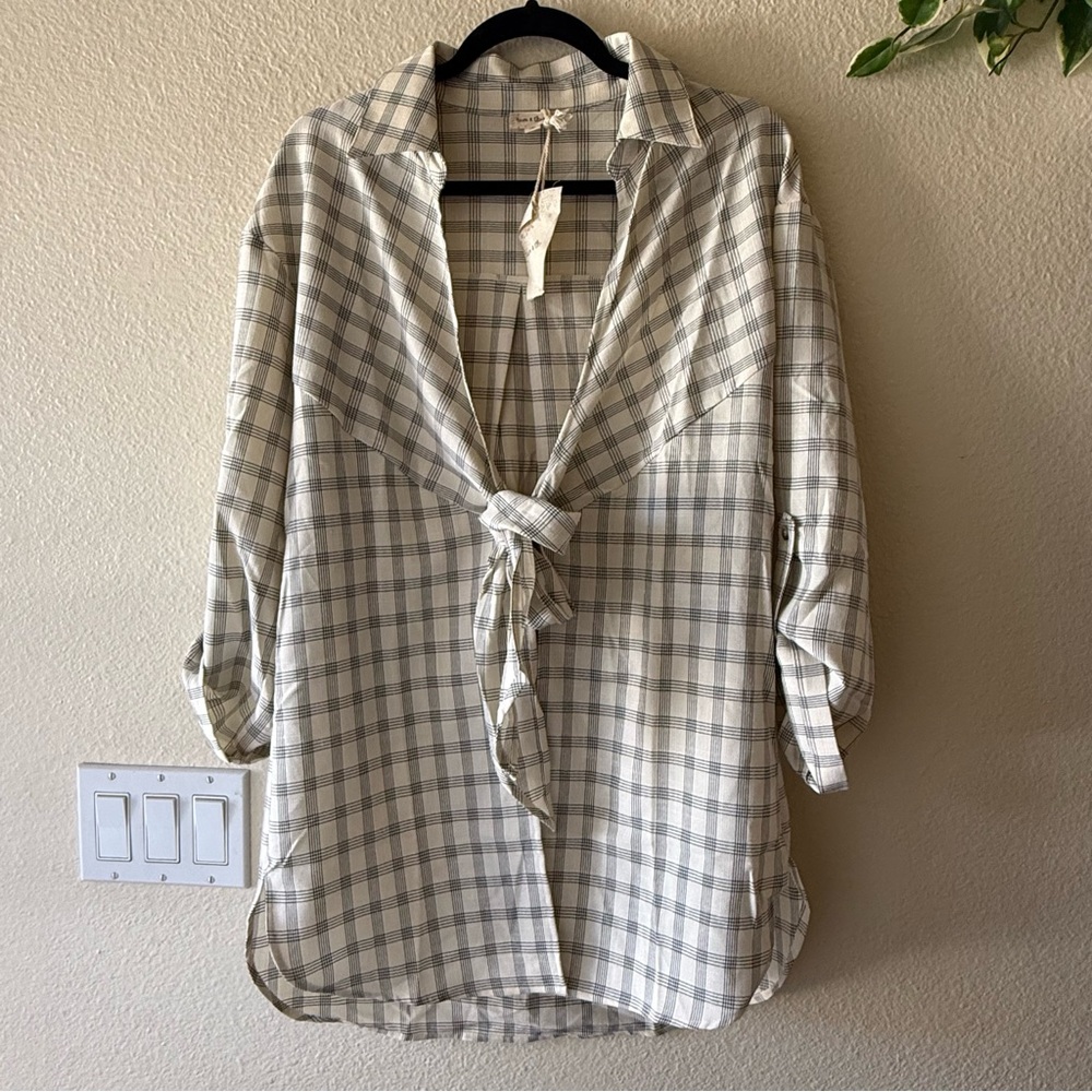 NWT Hem & Thread Cream and Black Plaid Tie-Front Tunic Top - Picture 2 of 6